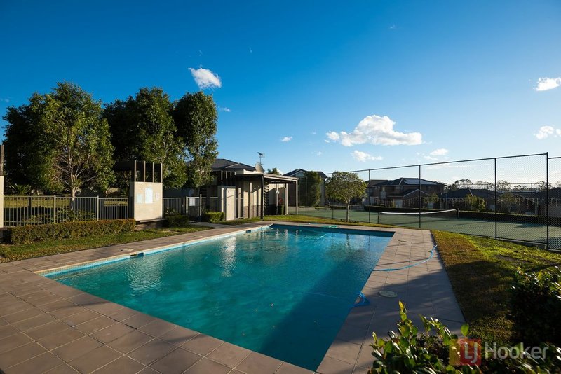 Photo - 4 Sovereign Circuit, Glenfield NSW 2167 - Image 11