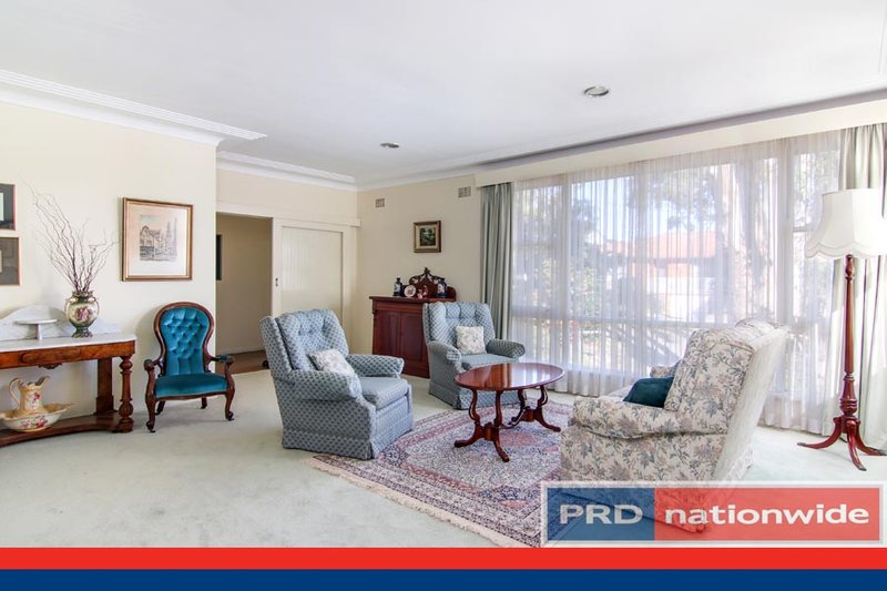 Photo - 4 Spalding Crescent, Hurstville Grove NSW 2220 - Image 2