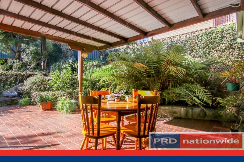 Photo - 4 Spalding Crescent, Hurstville Grove NSW 2220 - Image 9