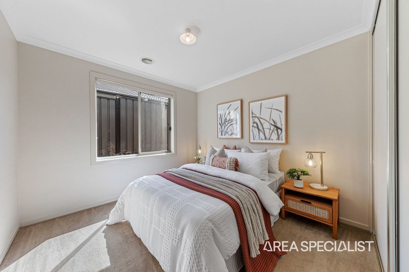 Photo - 4 Spaniel Lane, Pakenham VIC 3810 - Image 15