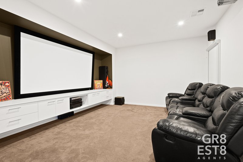 Photo - 4 Spearwood Rise, Cranbourne West VIC 3977 - Image 7