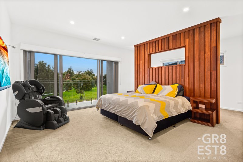 Photo - 4 Spearwood Rise, Cranbourne West VIC 3977 - Image 8