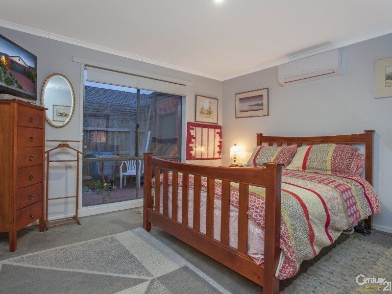 Photo - 4 Spinebill Court, Pakenham VIC 3810 - Image 9