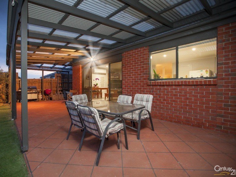 Photo - 4 Spinebill Court, Pakenham VIC 3810 - Image 14