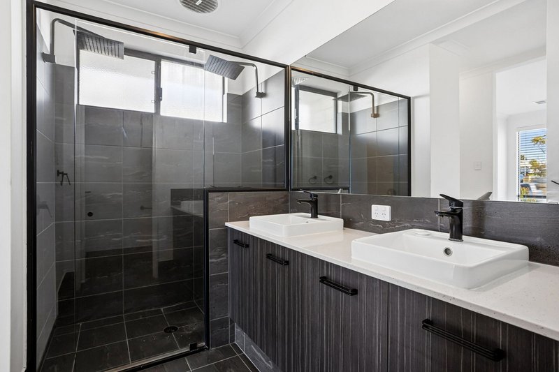 Photo - 4 Spinnaker Boulevard, Yanchep WA 6035 - Image 9