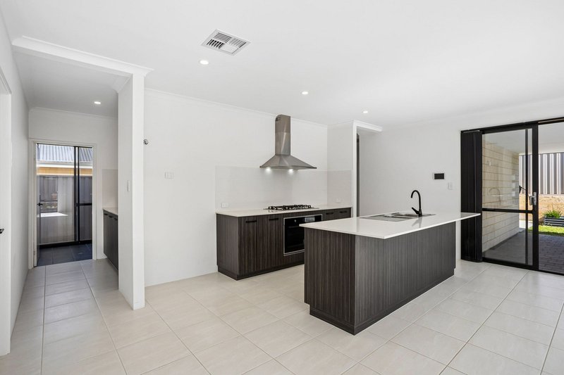 Photo - 4 Spinnaker Boulevard, Yanchep WA 6035 - Image 23
