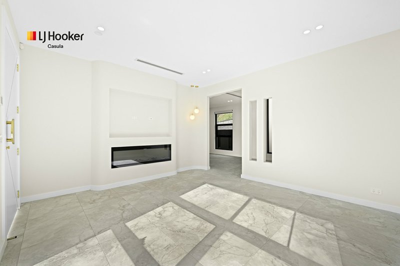 Photo - 4 Split Close, Prestons NSW 2170 - Image 2