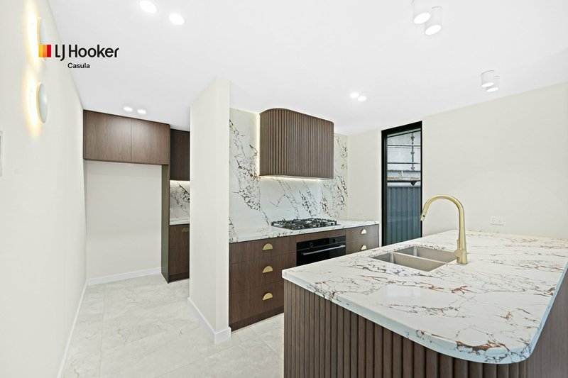 Photo - 4 Split Close, Prestons NSW 2170 - Image 3