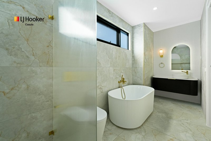 Photo - 4 Split Close, Prestons NSW 2170 - Image 9