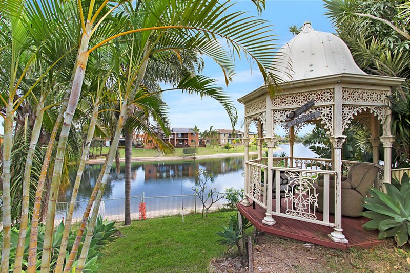 Photo - 4 Spoonbill Court, Burleigh Waters QLD 4220 - Image 2