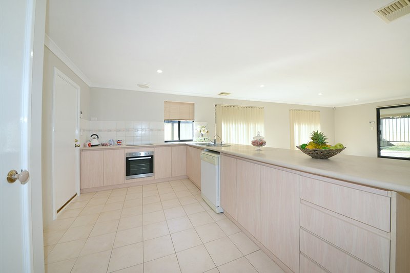 Photo - 4 Springthorpe Terrace, Clarkson WA 6030 - Image 11