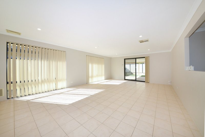 Photo - 4 Springthorpe Terrace, Clarkson WA 6030 - Image 13