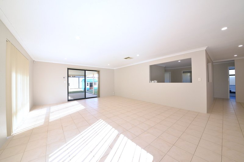 Photo - 4 Springthorpe Terrace, Clarkson WA 6030 - Image 14