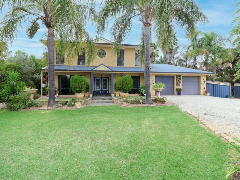 4 Squire Grove, Swan Hill VIC 3585