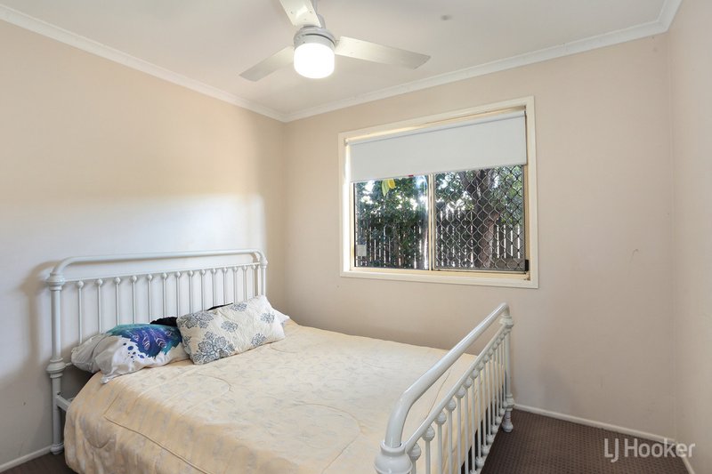 Photo - 4 Squire Place, Sandstone Point QLD 4511 - Image 6