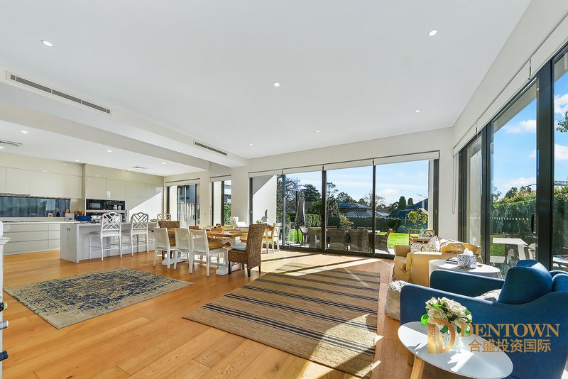 Photo - 4 St Columbans Green, North Turramurra NSW 2074 - Image 3