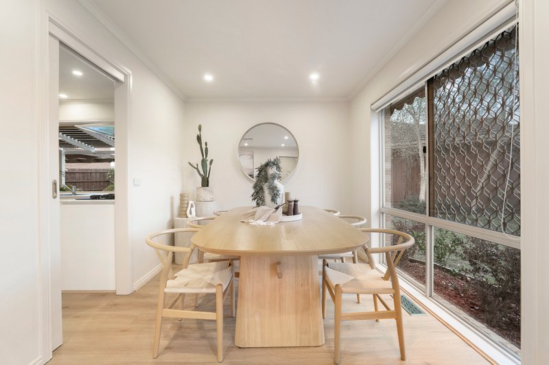 Photo - 4 St Helena Place, Rowville VIC 3178 - Image 9