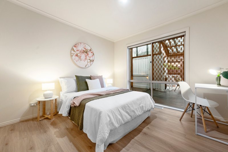 Photo - 4 St Helena Place, Rowville VIC 3178 - Image 14