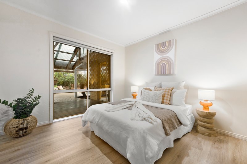 Photo - 4 St Helena Place, Rowville VIC 3178 - Image 15