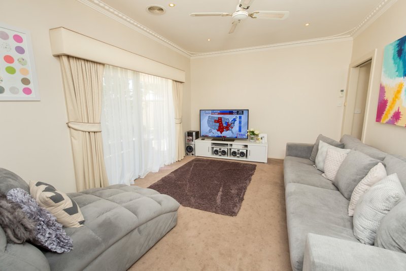 Photo - 4 St Neots Court, Mildura VIC 3500 - Image 3