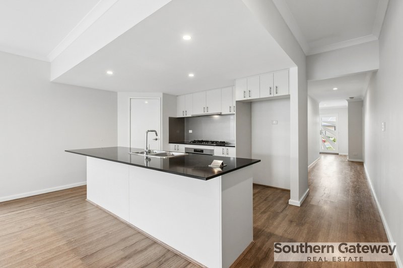 Photo - 4 St Pierre Turn, Piara Waters WA 6112 - Image 1