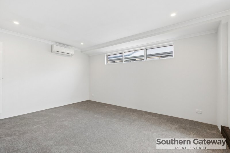Photo - 4 St Pierre Turn, Piara Waters WA 6112 - Image 5