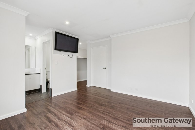 Photo - 4 St Pierre Turn, Piara Waters WA 6112 - Image 13