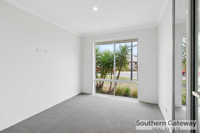 Photo - 4 St Pierre Turn, Piara Waters WA 6112 - Image 16