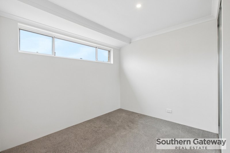 Photo - 4 St Pierre Turn, Piara Waters WA 6112 - Image 17