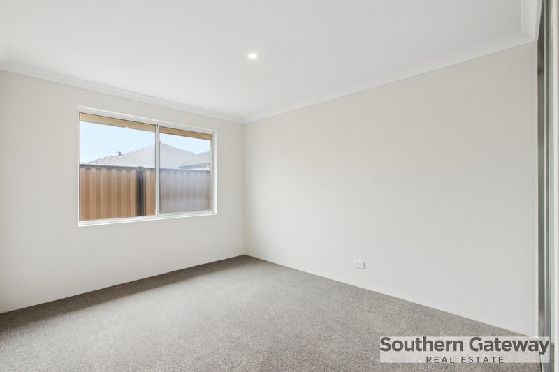 Photo - 4 St Pierre Turn, Piara Waters WA 6112 - Image 18