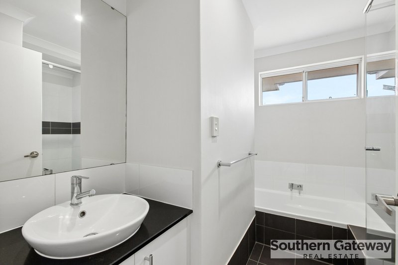 Photo - 4 St Pierre Turn, Piara Waters WA 6112 - Image 19