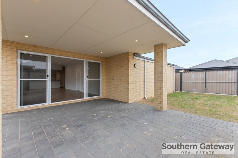 Photo - 4 St Pierre Turn, Piara Waters WA 6112 - Image 23