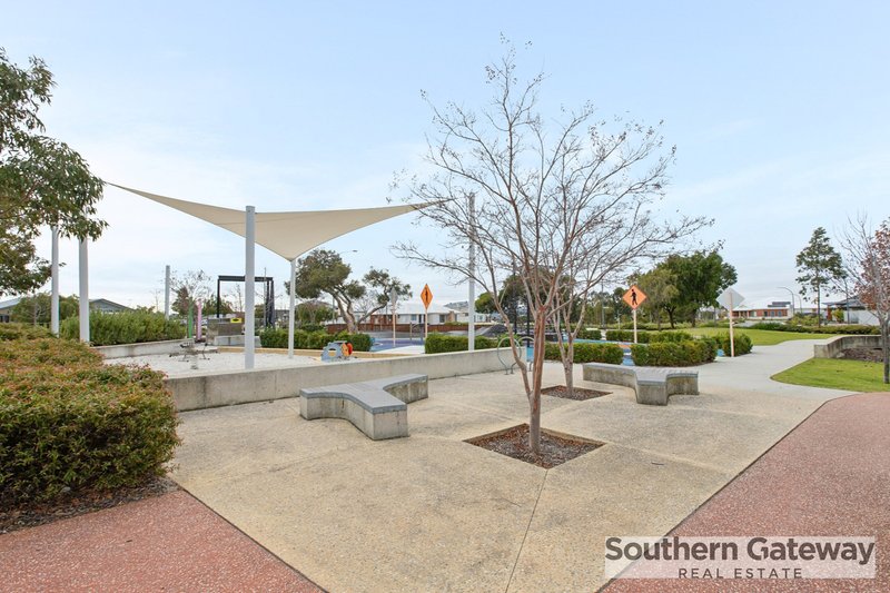 Photo - 4 St Pierre Turn, Piara Waters WA 6112 - Image 28