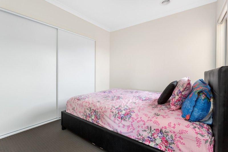 Photo - 4 Stableford Street, Werribee VIC 3030 - Image 8