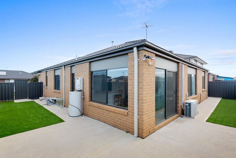 Photo - 4 Stableford Street, Werribee VIC 3030 - Image 9