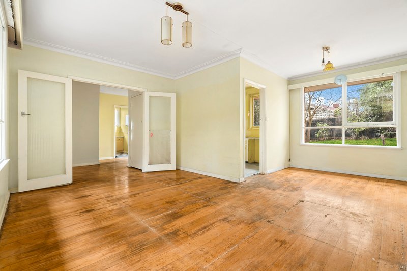 Photo - 4 Stamford Road, Oakleigh VIC 3166 - Image 2