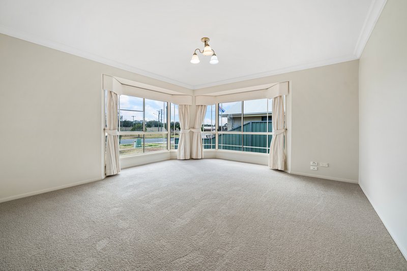 Photo - 4 Stanley Street, Pittsworth QLD 4356 - Image 4