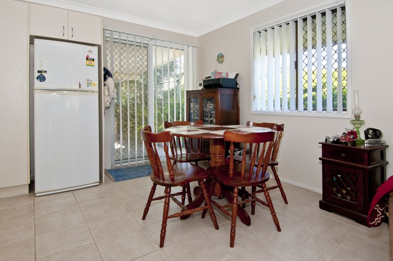 Photo - 4 Stapelton Tce , Bethania QLD 4205 - Image 3