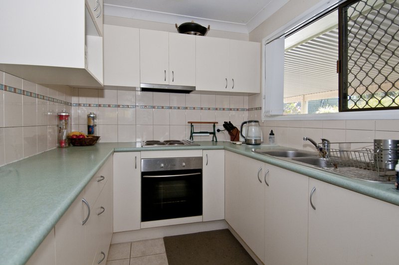 Photo - 4 Stapelton Tce , Bethania QLD 4205 - Image 5