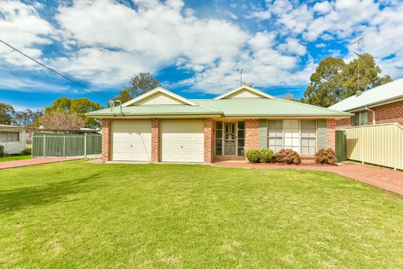 4 Station Street, Douglas Park NSW 2569