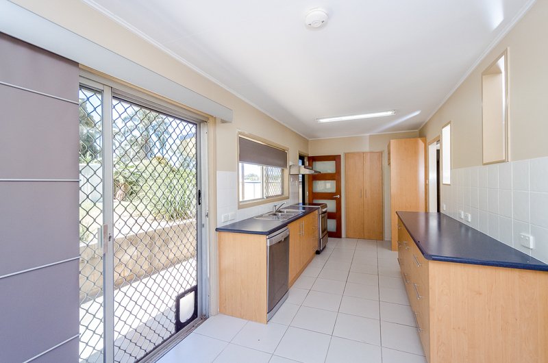 Photo - 4 Steed Street, West Gladstone QLD 4680 - Image 2