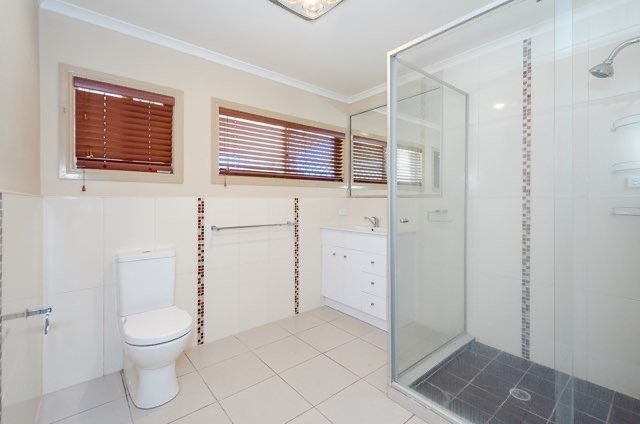 Photo - 4 Steed Street, West Gladstone QLD 4680 - Image 7