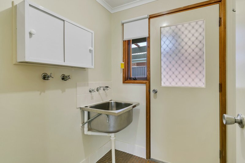 Photo - 4 Stone Court, Parafield Gardens SA 5107 - Image 5