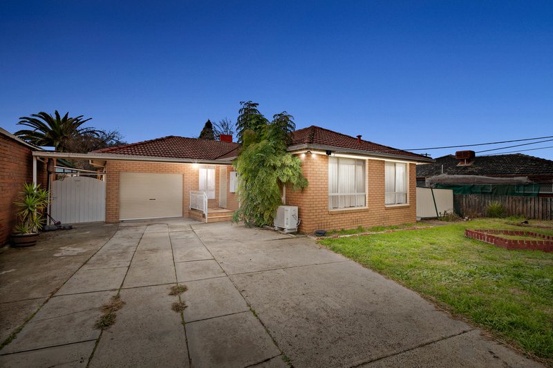 4 Stonehaven Drive, Thomastown VIC 3074