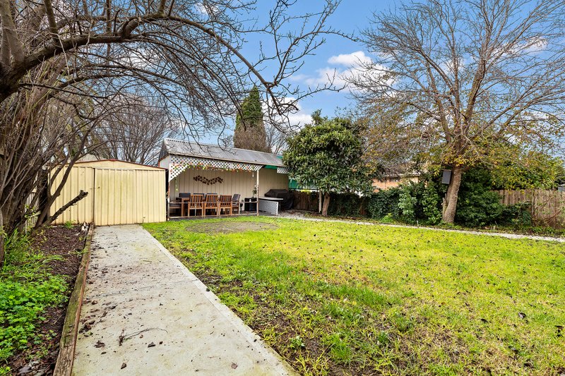 Photo - 4 Stonehaven Drive, Thomastown VIC 3074 - Image 9