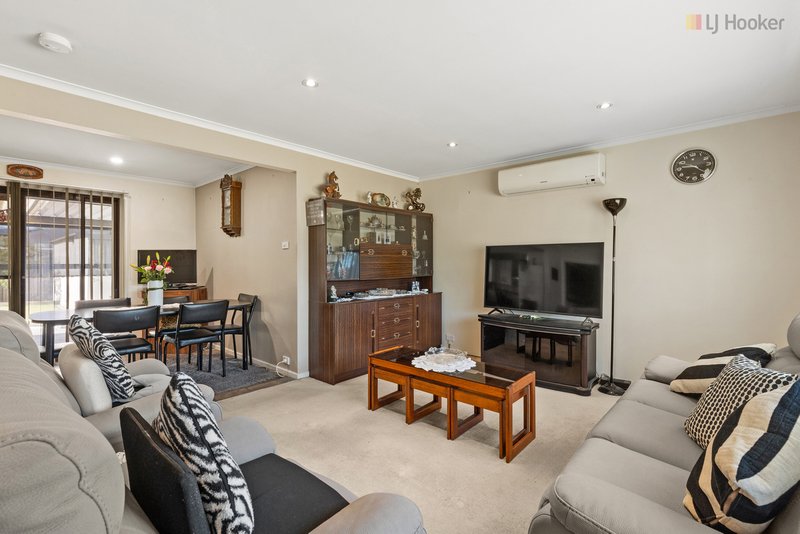 Photo - 4 Stoneyhill Street, Reynella East SA 5161 - Image 2