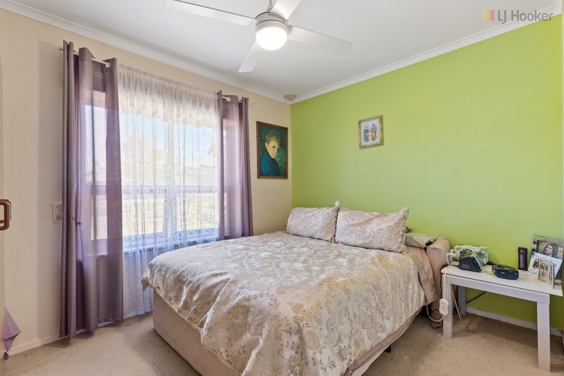 Photo - 4 Stoneyhill Street, Reynella East SA 5161 - Image 7