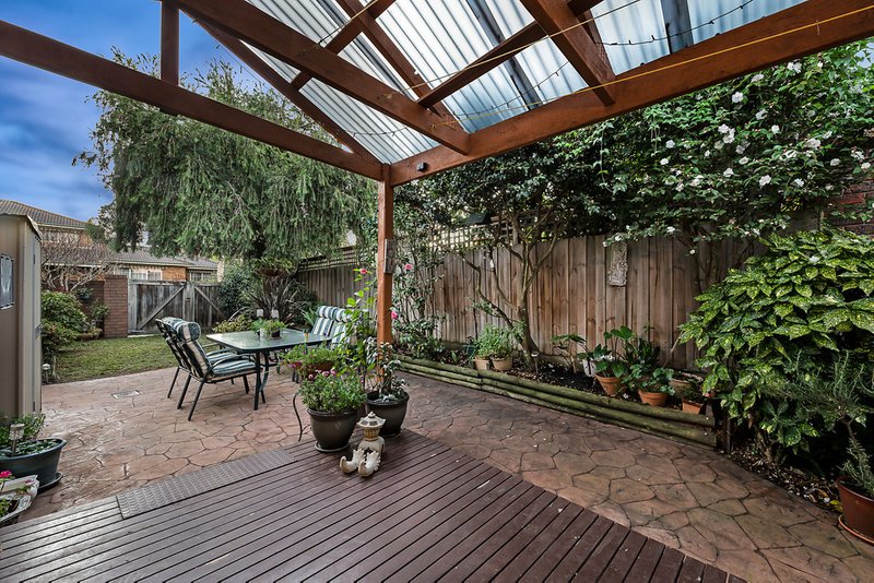 Photo - 4 Strand Close, Glen Waverley VIC 3150 - Image 13