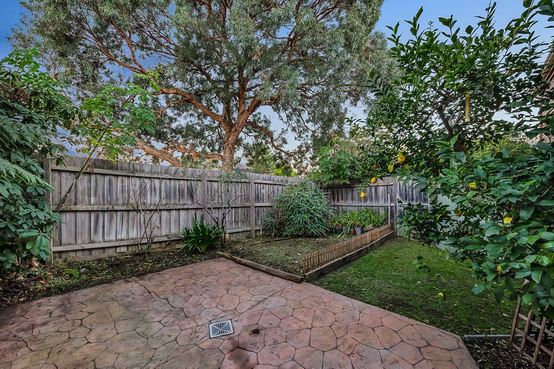 Photo - 4 Strand Close, Glen Waverley VIC 3150 - Image 15