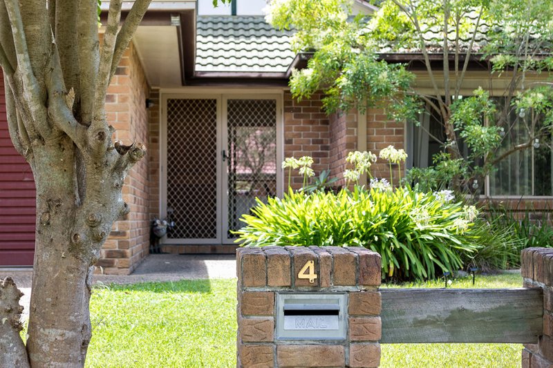 Photo - 4 Strathmere Place, Upper Kedron QLD 4055 - Image 3